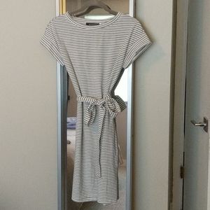 Cap sleeved midi dress